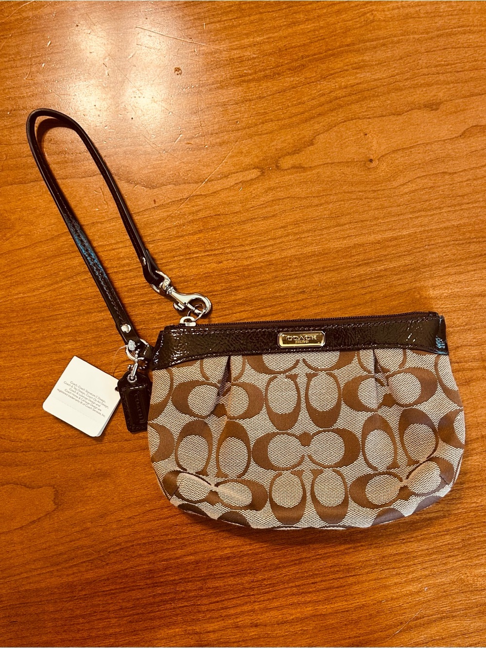NWT Coach Signature Pleated Medium Wristlet F47206 Khaki/Mahogany